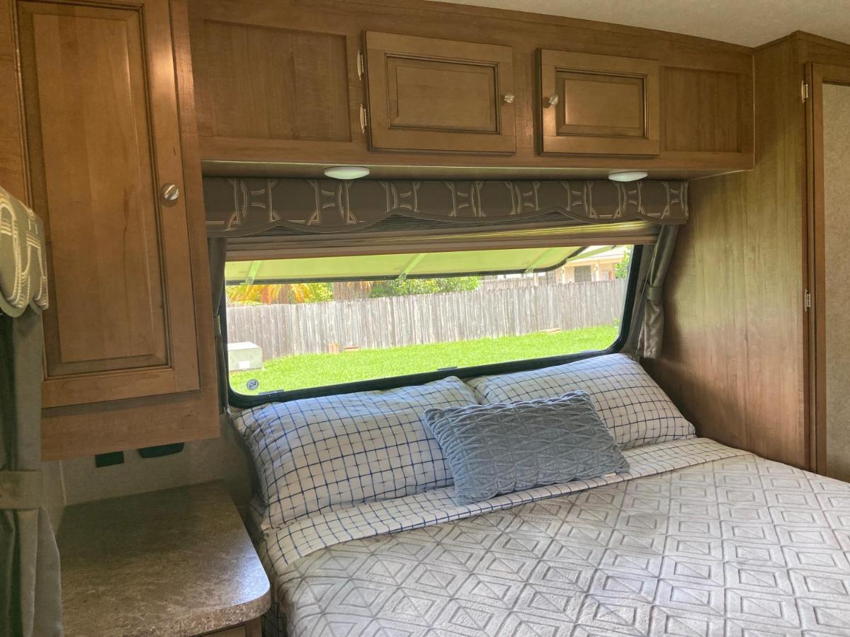 Hotel Cozy Camper - Free Parking Miami Esterno foto
