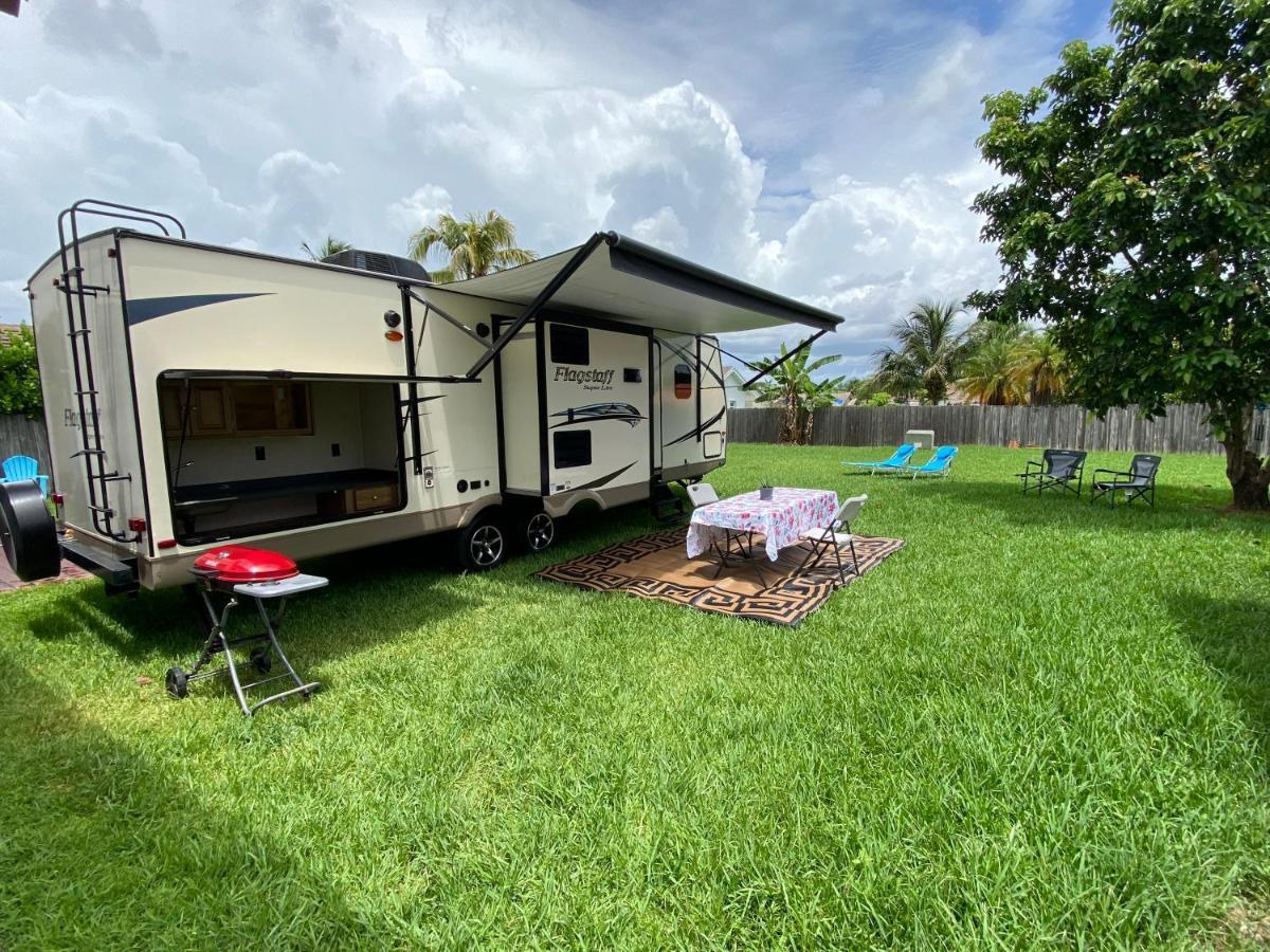 Hotel Cozy Camper - Free Parking Miami Esterno foto