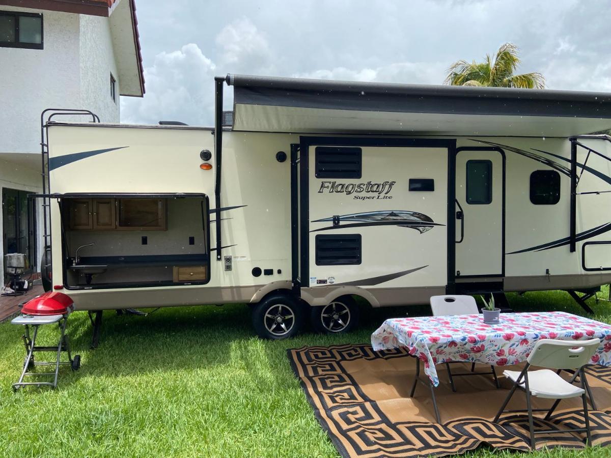 Hotel Cozy Camper - Free Parking Miami Esterno foto